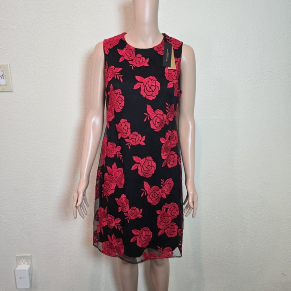 Donna Karan Black & Embroidered Red Roses Dress Size 4 NWT - Picture 3 of 15